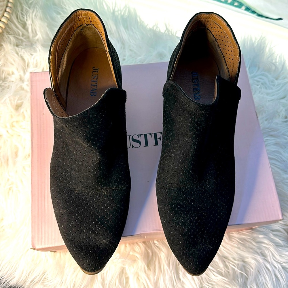 Ankle Chelsea Boot